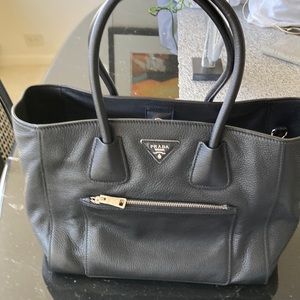 Prada leather tote bag in perfect condition worn once